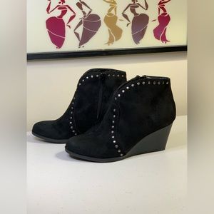 Black Studded Boot, size 7